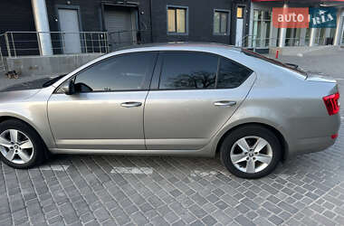 Лифтбек Skoda Octavia 2014 в 