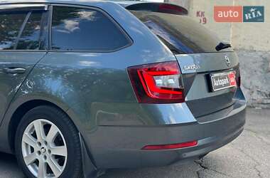 Універсал Skoda Octavia 2017 в  фото 11 Універсал Skoda Octavia 2017 в