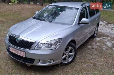 Универсал Skoda Octavia 2012 в Остроге