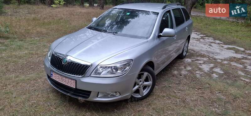 Универсал Skoda Octavia 2012 в Остроге