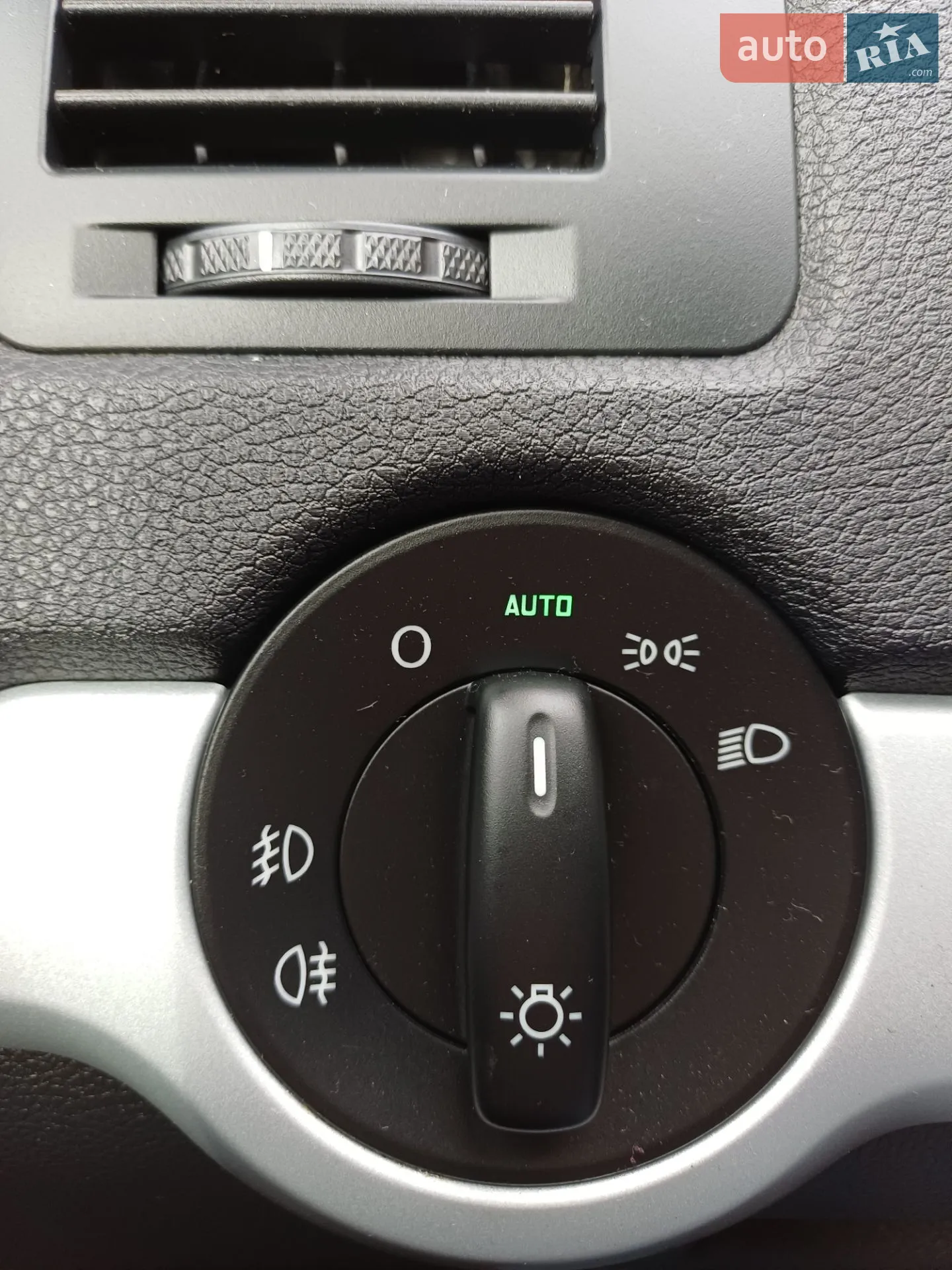2011 Skoda Octavia - мініатюра 12