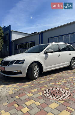 Универсал Skoda Octavia 2019 в Сарнах