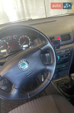 Лифтбек Skoda Octavia 2001 в 