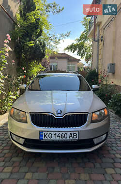 Універсал Skoda Octavia 2013 в Черкасах