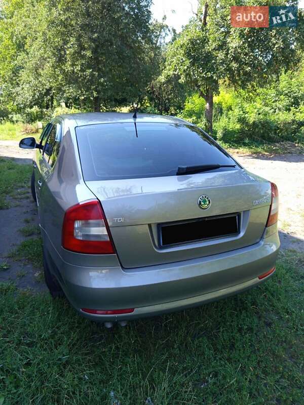 Ліфтбек Skoda Octavia 2012 в Чернівцях