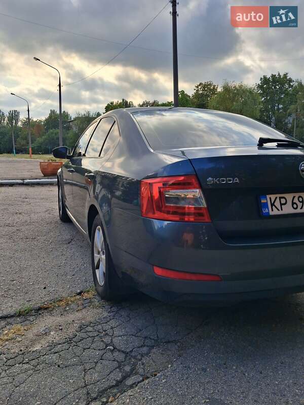 Лифтбек Skoda Octavia 2016 в Запорожье