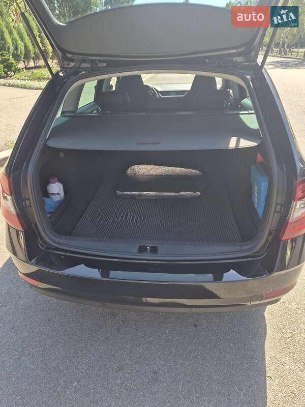 Універсал Skoda Octavia 2017 в Лозовій