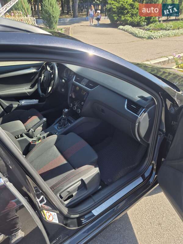 Універсал Skoda Octavia 2017 в Лозовій