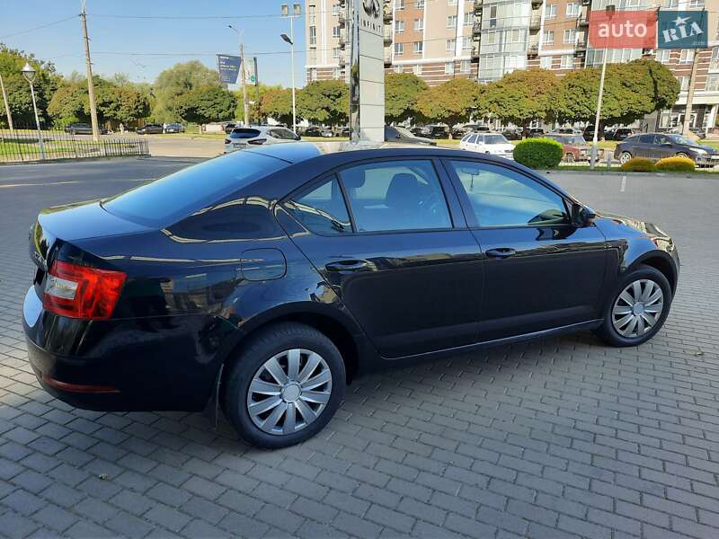 Лифтбек Skoda Octavia 2017 в Хмельницком