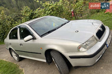 Лифтбек Skoda Octavia 1998 в Путиле