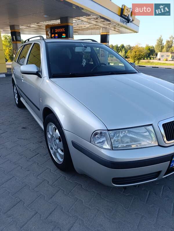 Универсал Skoda Octavia 2003 в Звягеле