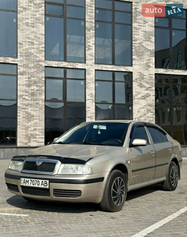 Лифтбек Skoda Octavia 2005 в 