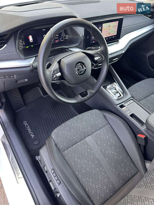 Универсал Skoda Octavia 2021 в Умани