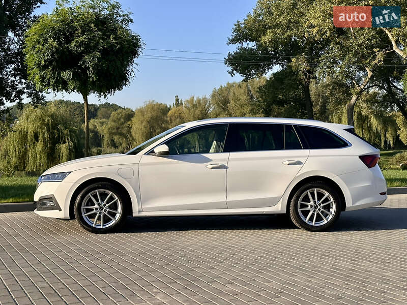 Универсал Skoda Octavia 2021 в Умани