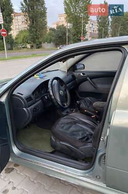 Лифтбек Skoda Octavia 2003 в 