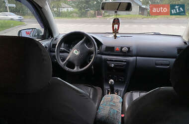 Лифтбек Skoda Octavia 2003 в 