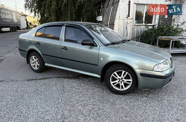 Лифтбек Skoda Octavia 2002 в 