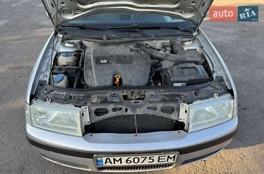 Лифтбек Skoda Octavia 2008 в 