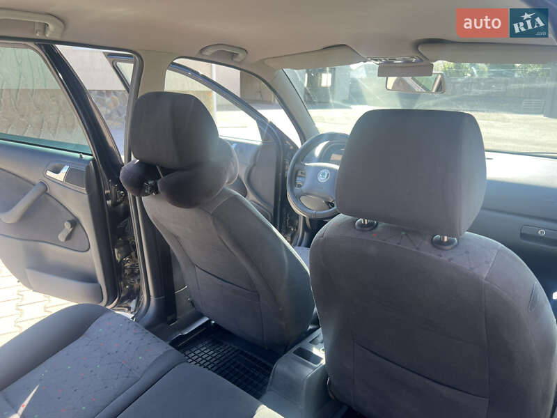 Універсал Skoda Octavia 2002 в Дунаївцях