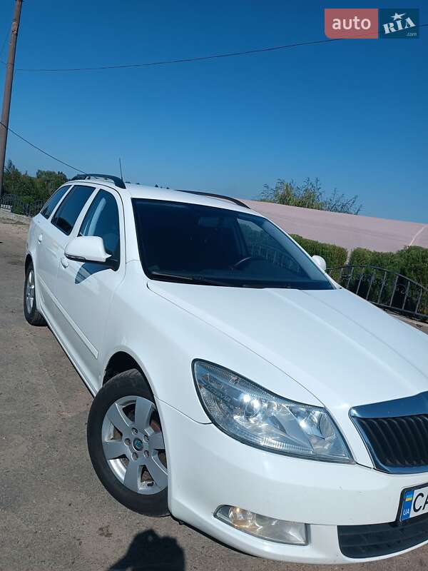 Універсал Skoda Octavia 2012 в Смілі