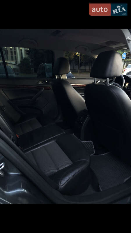 Универсал Skoda Octavia 2010 в Львове