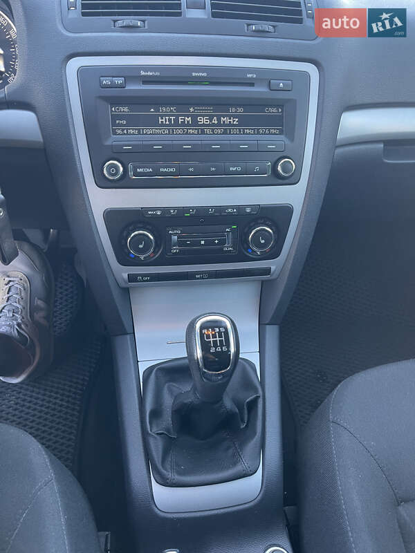 Универсал Skoda Octavia 2012 в Киеве фото 18 Универсал Skoda Octavia 2012 в Киеве