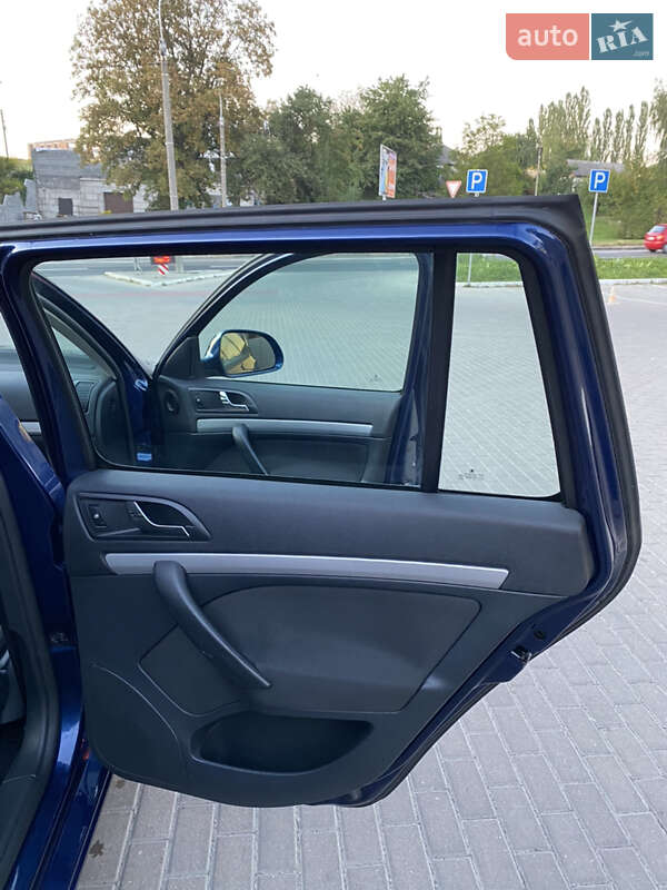 Универсал Skoda Octavia 2010 в Ровно