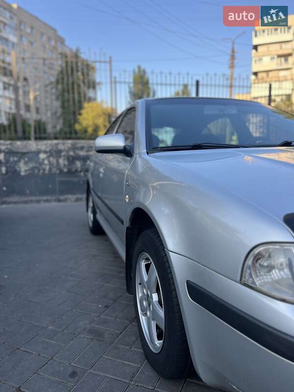 Ліфтбек Skoda Octavia 2004 в Запоріжжі