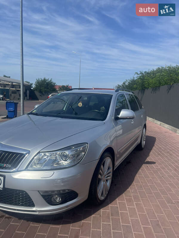 Універсал Skoda Octavia 2012 в Сарнах