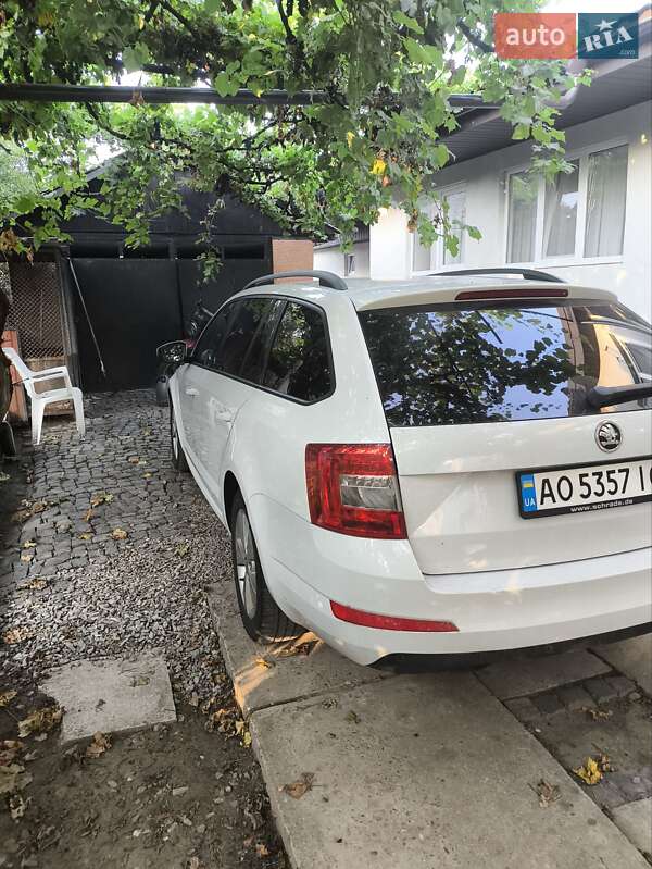 Универсал Skoda Octavia 2015 в Ужгороде