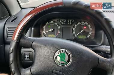 Ліфтбек Skoda Octavia 2002 в  фото 12 Ліфтбек Skoda Octavia 2002 в
