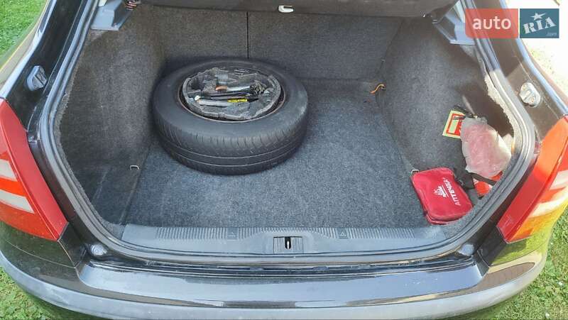 Лифтбек Skoda Octavia 2006 в Калуше