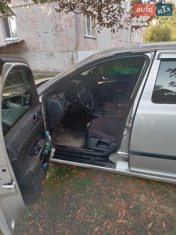 Лифтбек Skoda Octavia 2005 в Днепре