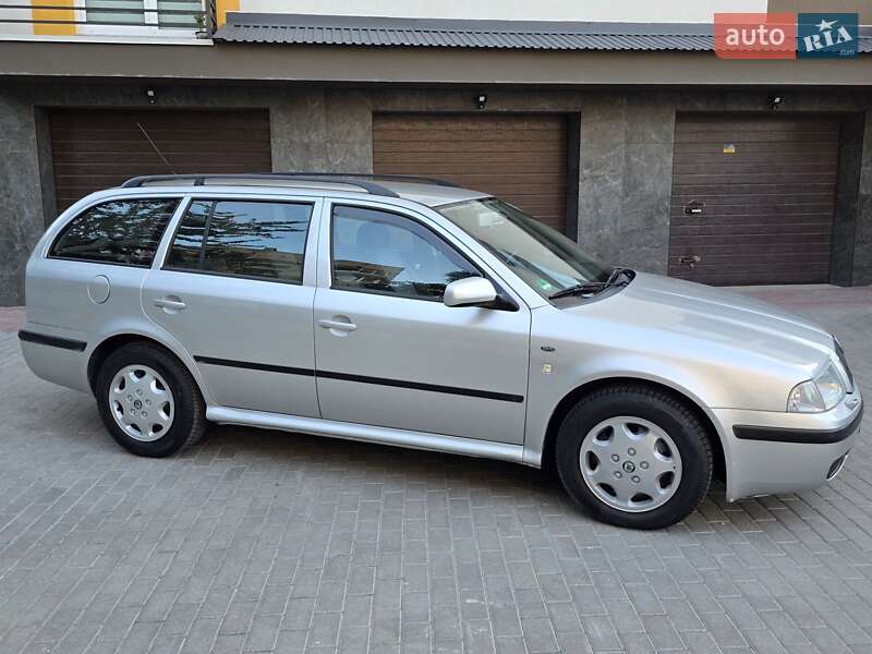 Универсал Skoda Octavia 2003 в Харькове