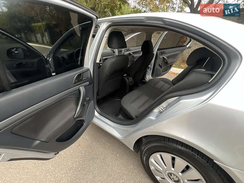 Лифтбек Skoda Octavia 2011 в Днепре