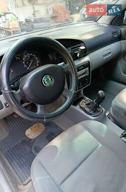 Лифтбек Skoda Octavia 2004 в 
