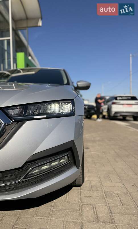 Лифтбек Skoda Octavia 2023 в Киеве фото 3 Лифтбек Skoda Octavia 2023 в Киеве