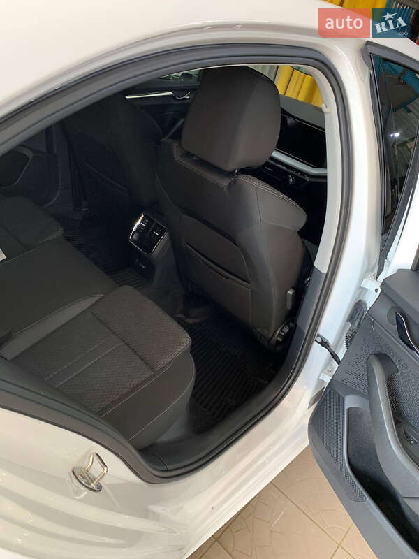 Ліфтбек Skoda Octavia 2023 в Києві