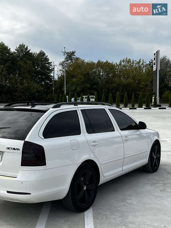 Универсал Skoda Octavia 2010 в Звягеле