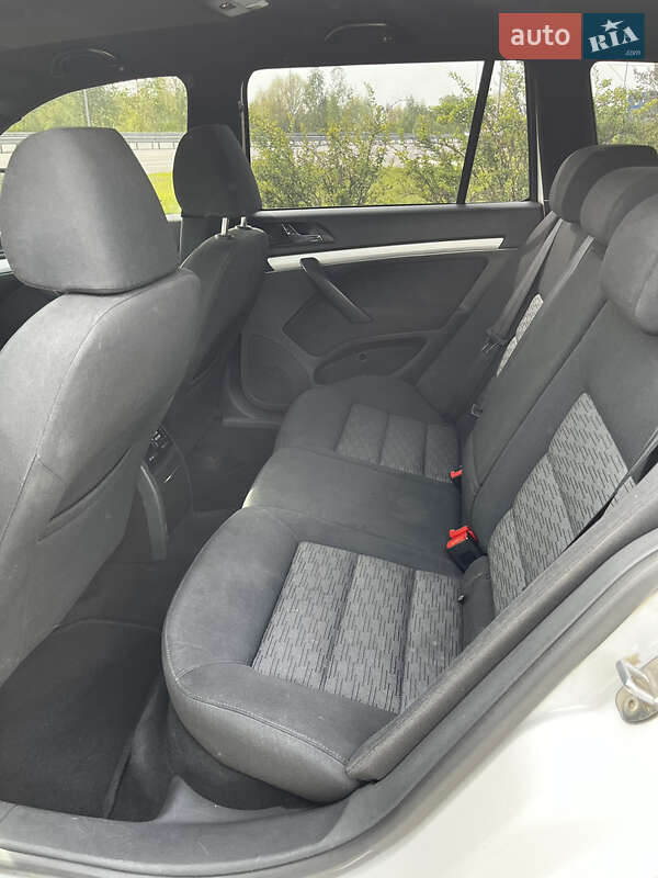 Универсал Skoda Octavia 2010 в Звягеле