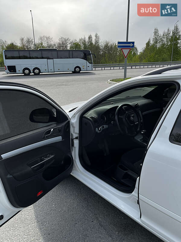 Универсал Skoda Octavia 2010 в Звягеле