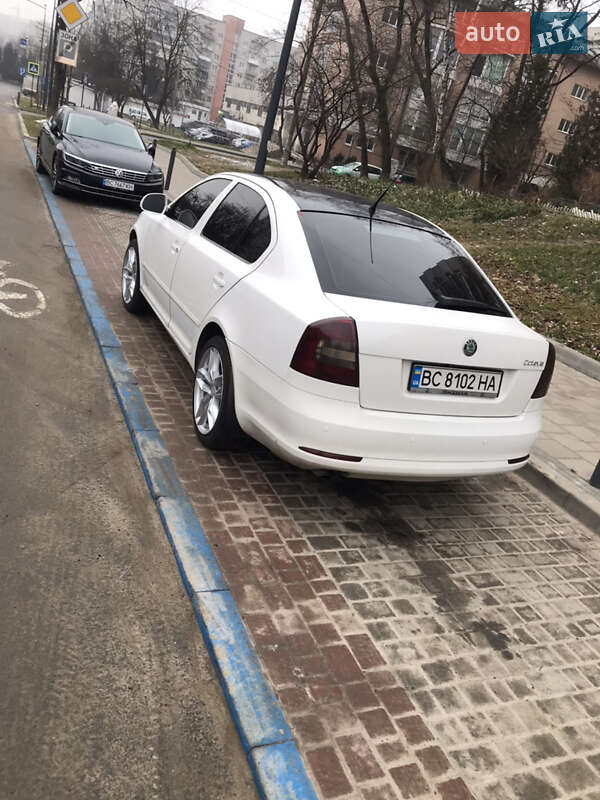 Лифтбек Skoda Octavia 2010 в Львове