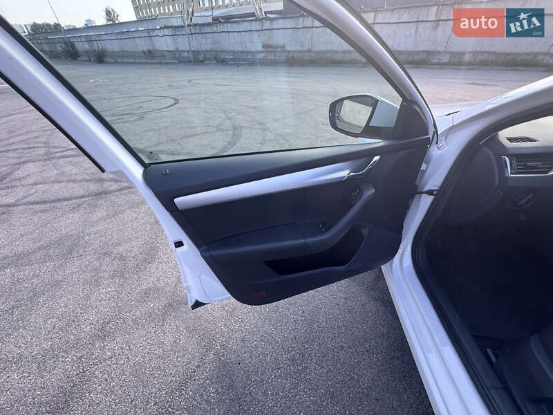 Универсал Skoda Octavia 2019 в Киеве
