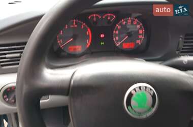 Лифтбек Skoda Octavia 1998 в 