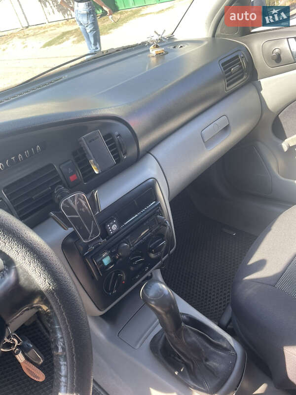 Лифтбек Skoda Octavia 2004 в Днепре