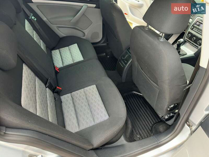 Универсал Skoda Octavia 2011 в Ирпене