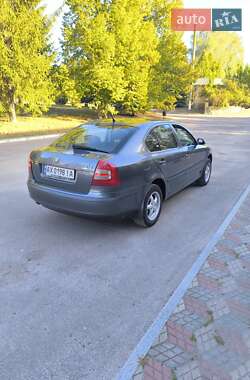 Лифтбек Skoda Octavia 2006 в 