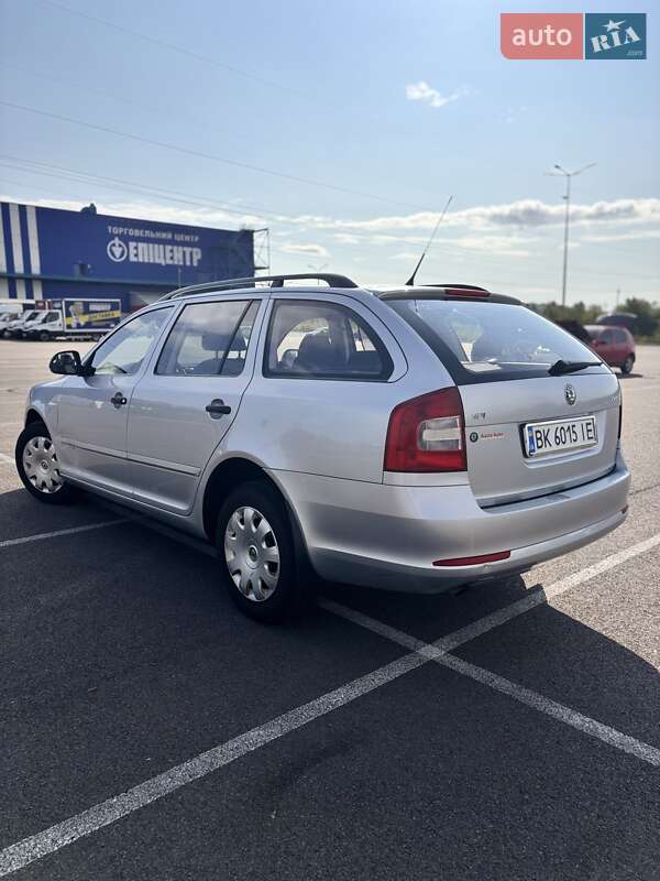 Универсал Skoda Octavia 2010 в Ровно