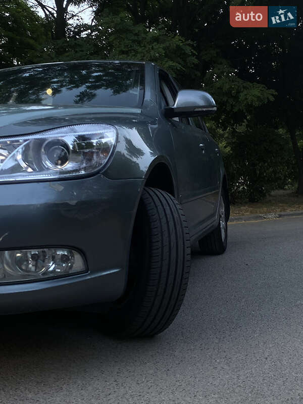 Лифтбек Skoda Octavia 2012 в Львове
