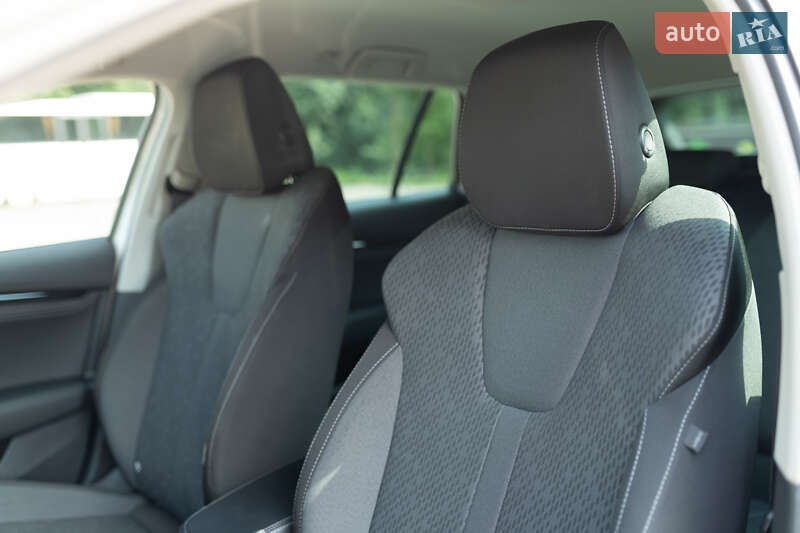 Универсал Skoda Octavia 2021 в Ровно